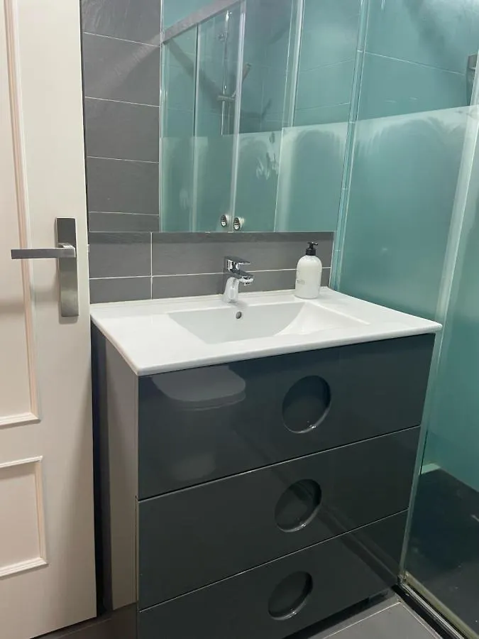 Torre Del Reloj - Parking Gratis Apartment Cazorla