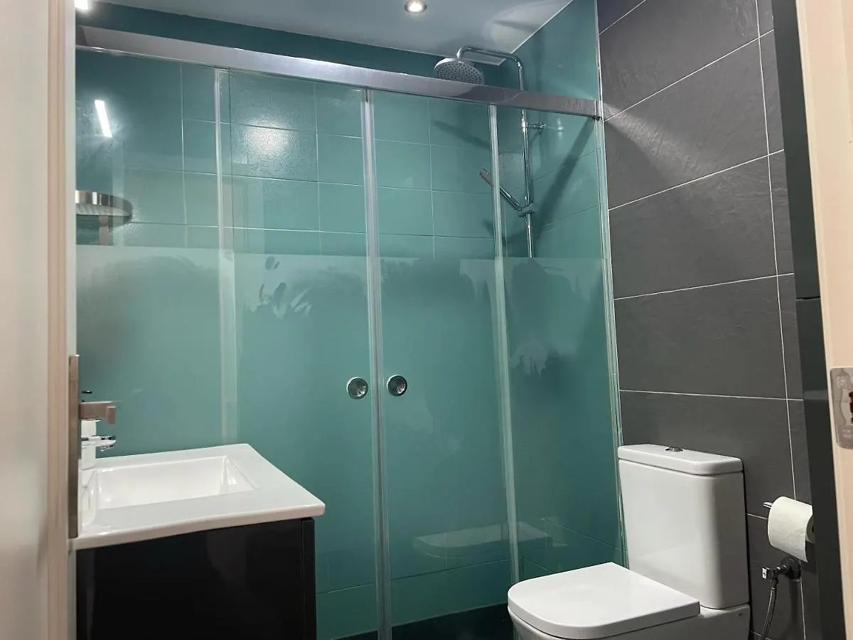 Torre Del Reloj - Parking Gratis Apartment Cazorla 0*,